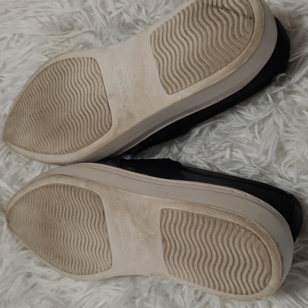 Zara Basic Collection Sneakers - Picture 3 of 5